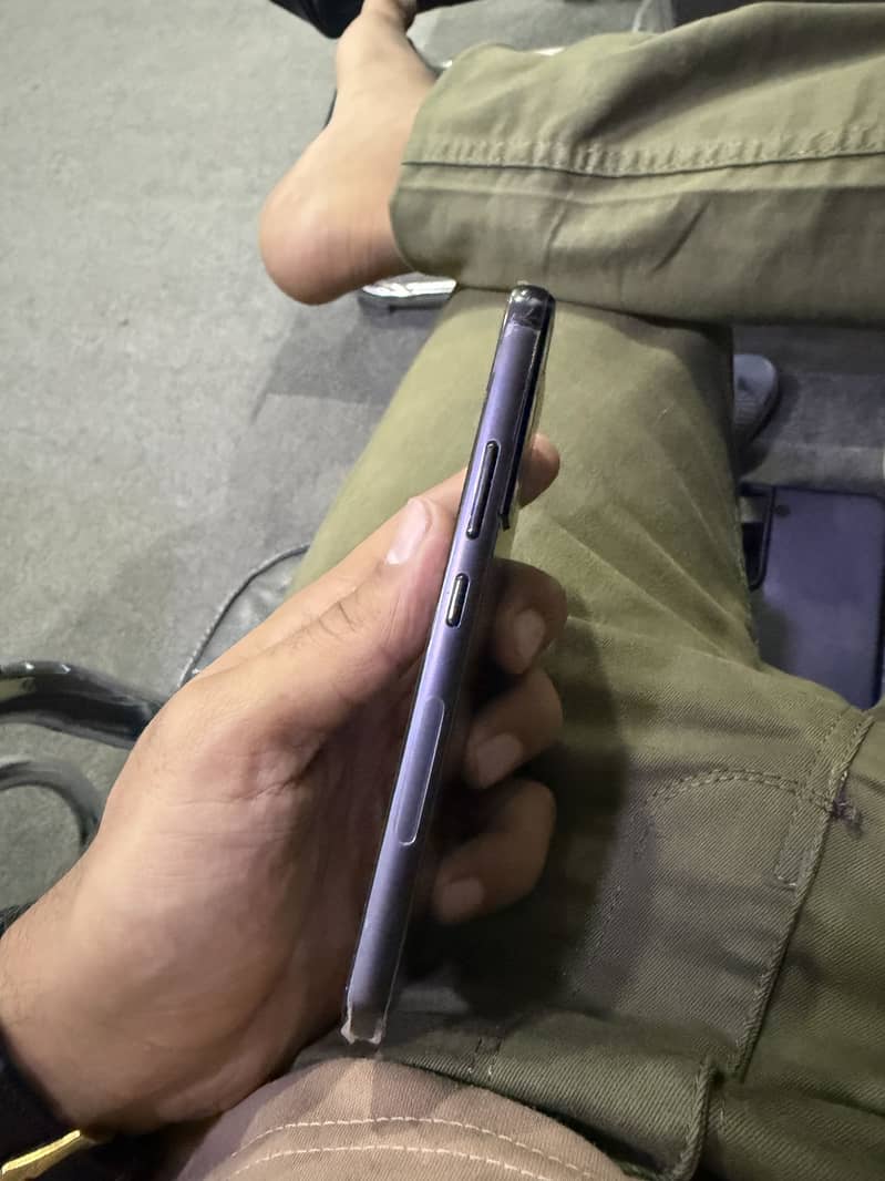 Samsung Mobile S22 5