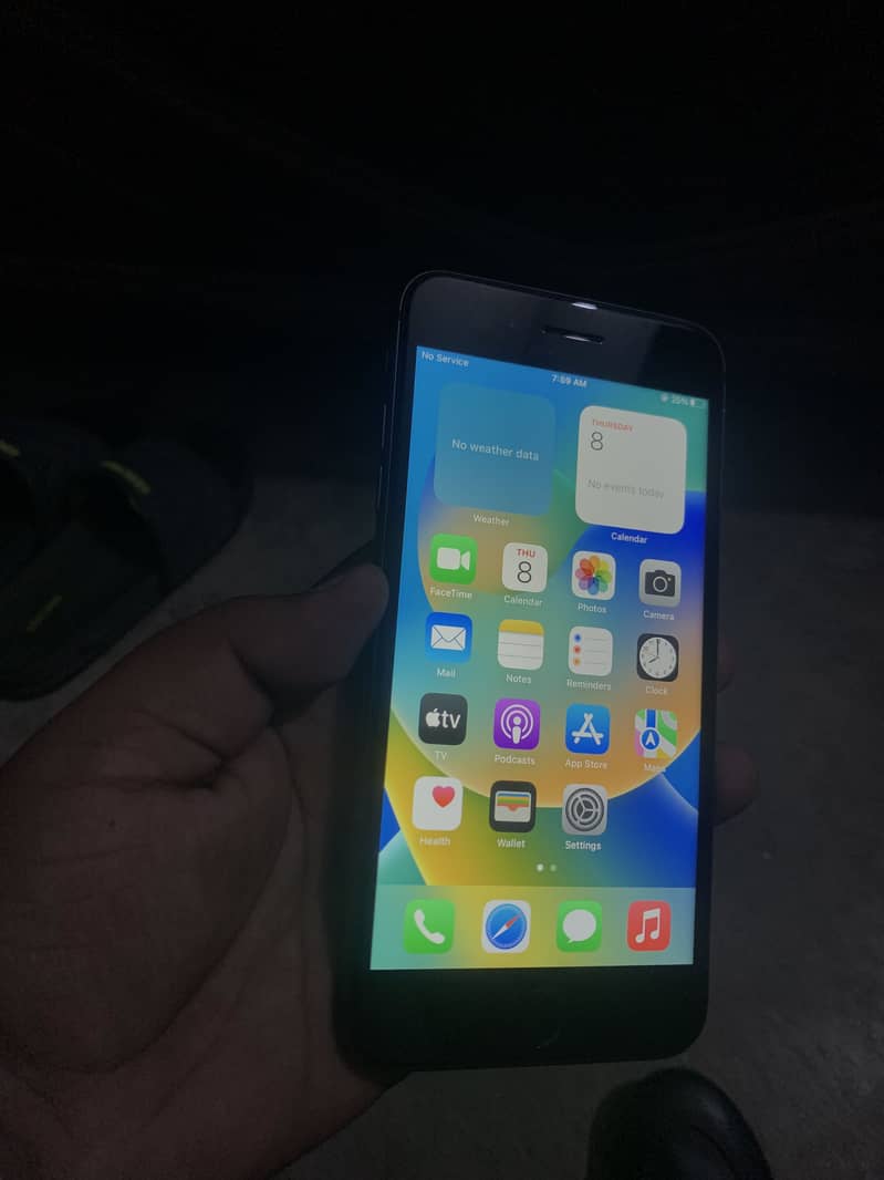 Apple iPhone 8 Plus 0