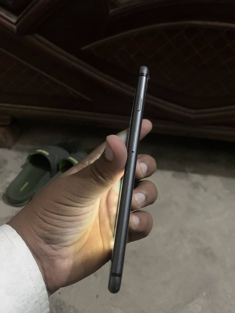 Apple iPhone 8 Plus 2