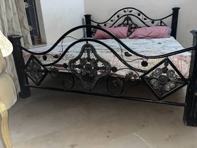 King size iron bed