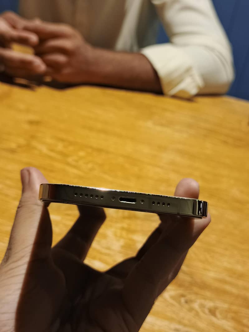 Apple iPhone 12 Pro Max 3
