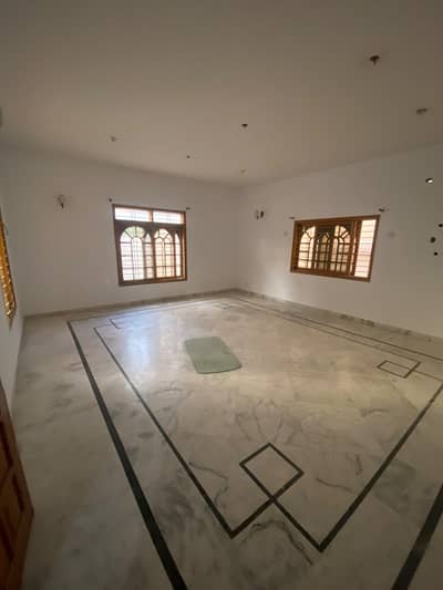 Portion Rent 150 Squre Yard 2 Bed dd Ground floor Line Water No loaddsading Block-15