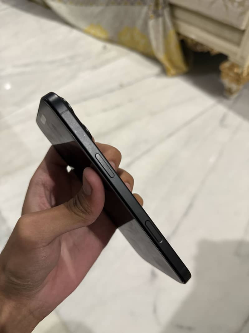 iPhone 16 Plus (Approved) 2