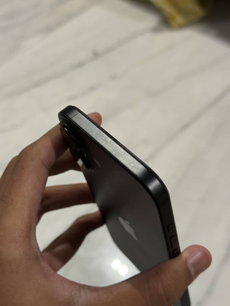 iPhone 16 Plus (Approved) 4