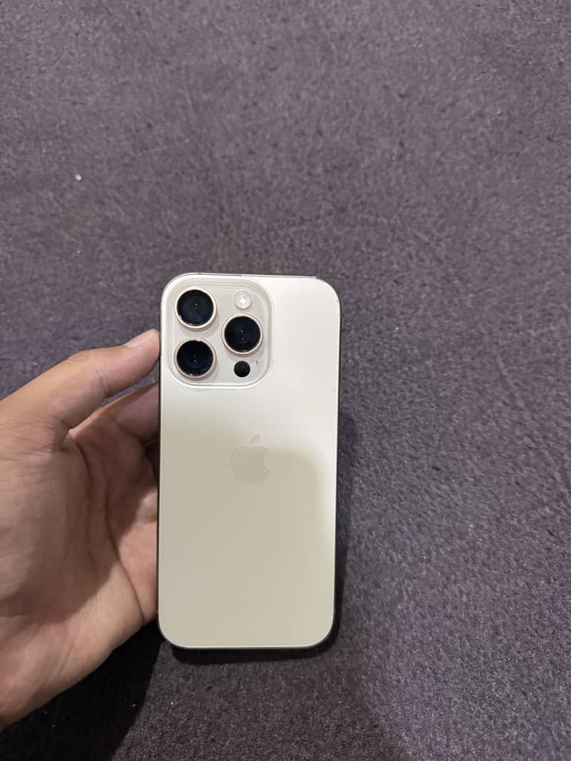 Apple iPhone 16 Pro 1