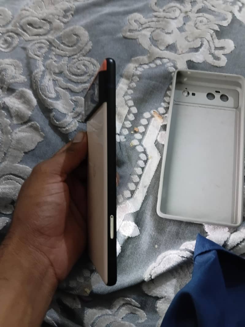 Google Pixel 6 4