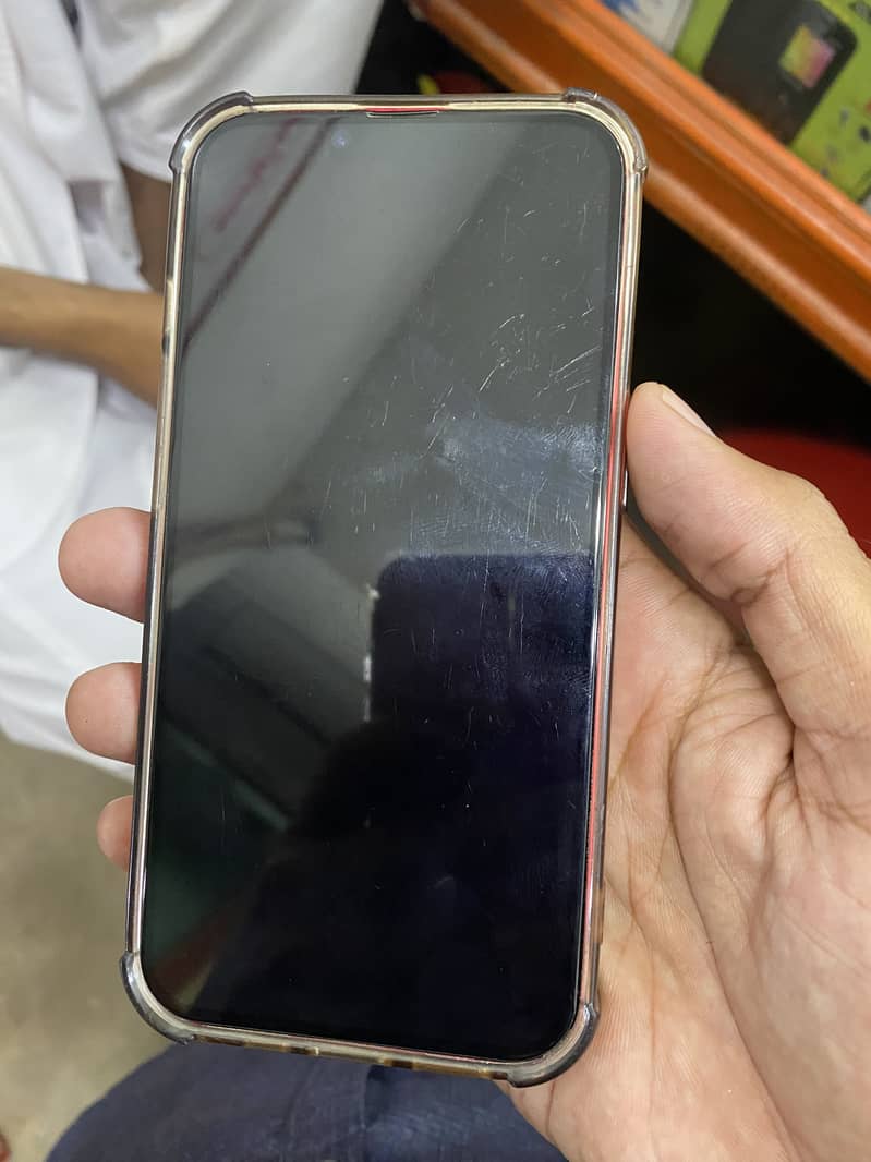 Apple iPhone 14 3