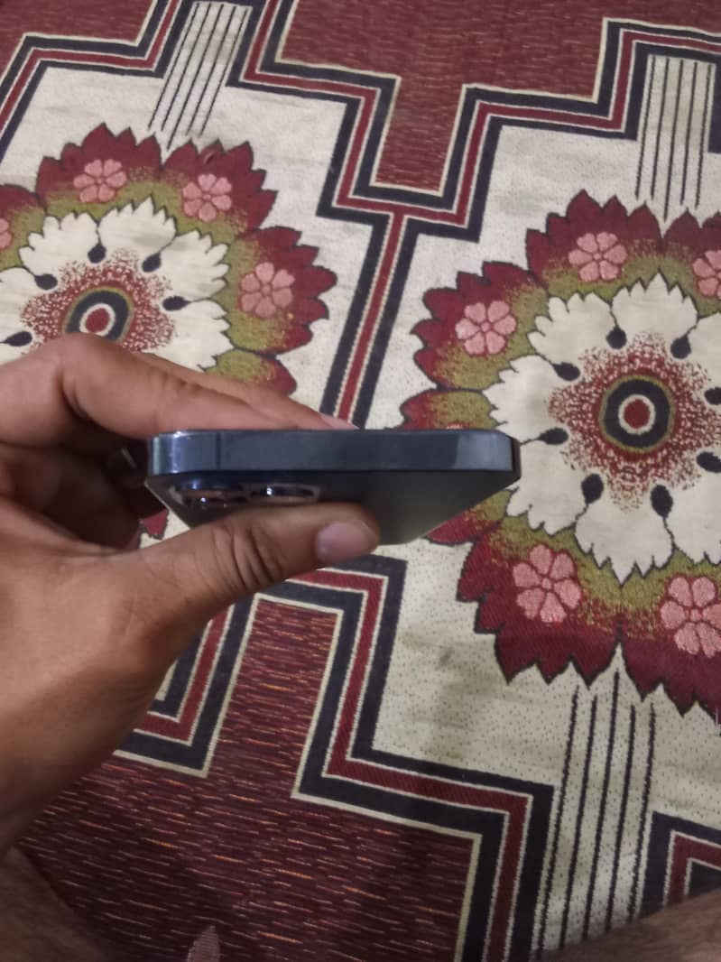 Apple iPhone 12 Pro 1