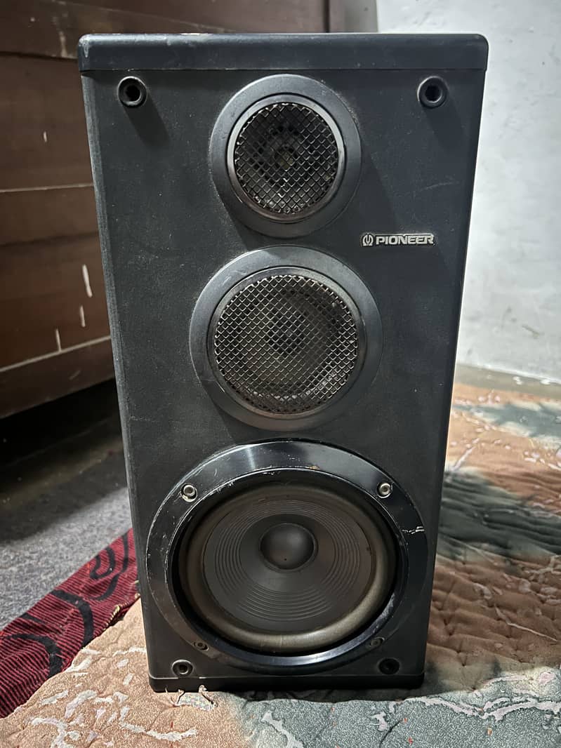 loudspeakers 1