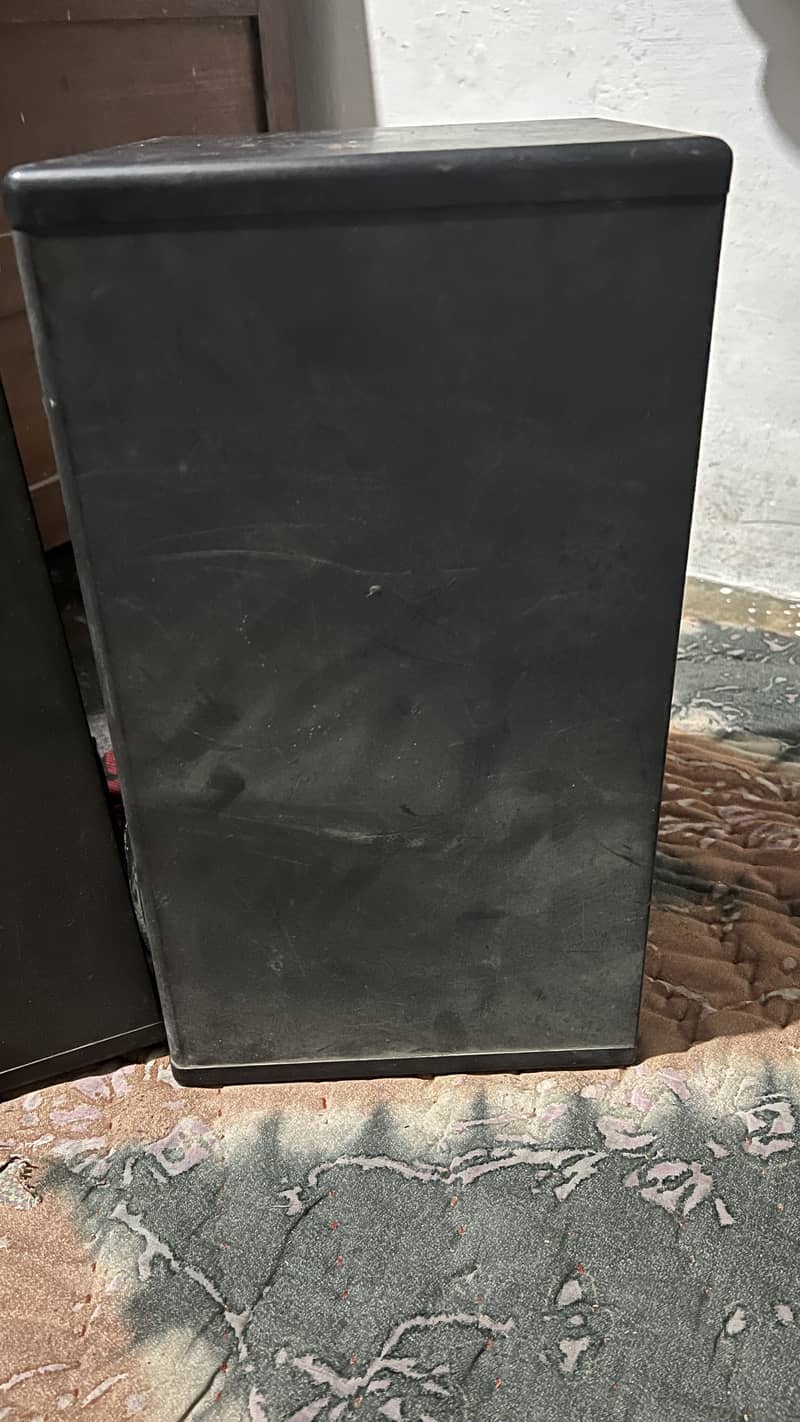 loudspeakers 4