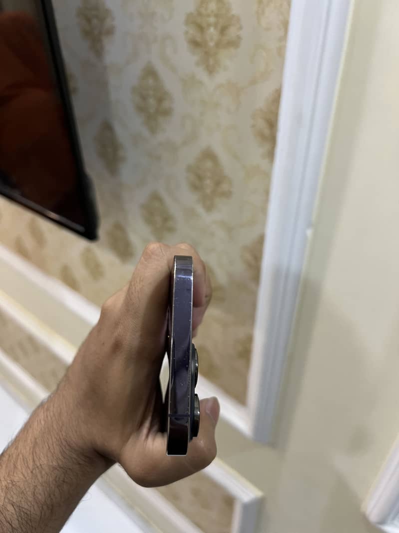 Apple iPhone 14 Pro Max 2
