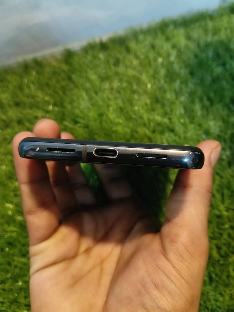 Google Pixel 8 Pro 2