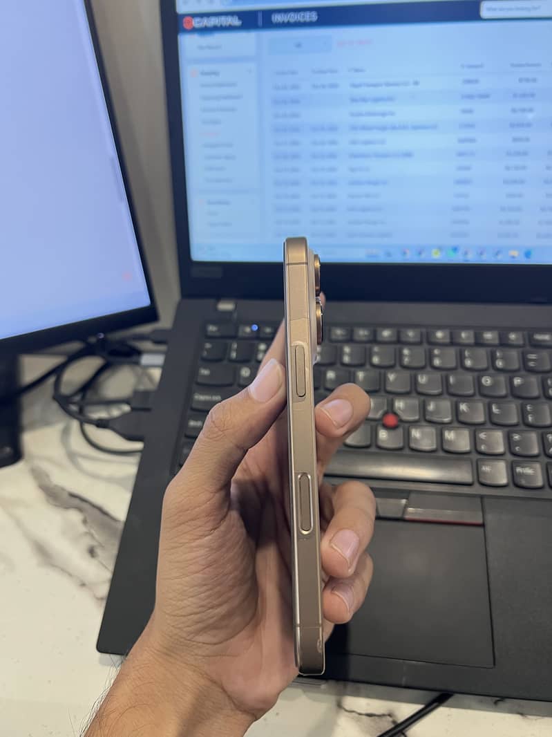 Apple iPhone 16 Pro 1