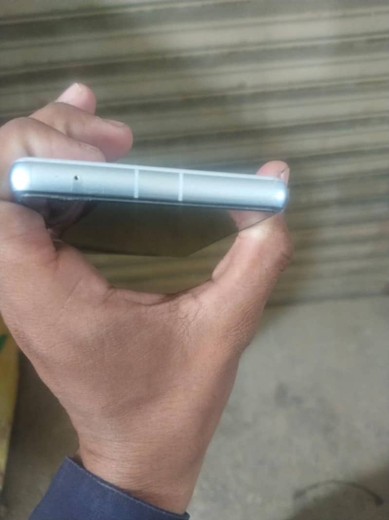 Google Pixel 7a 5