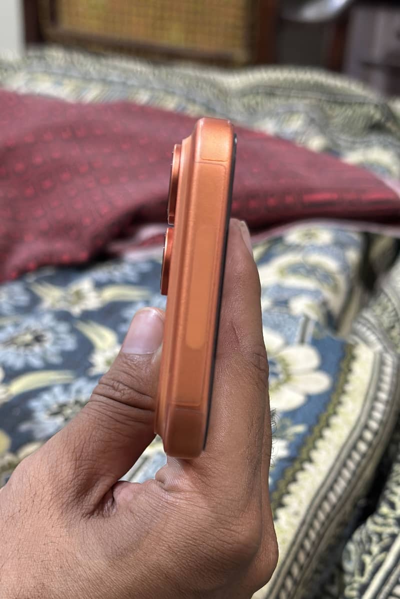 Apple iPhone 17 Pro Max (JV) 1