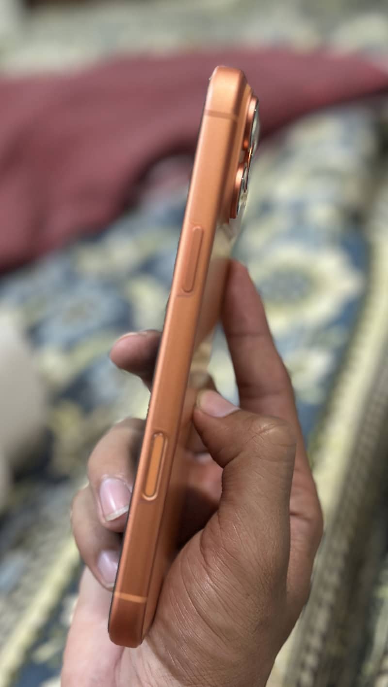 Apple iPhone 17 Pro Max (JV) 3