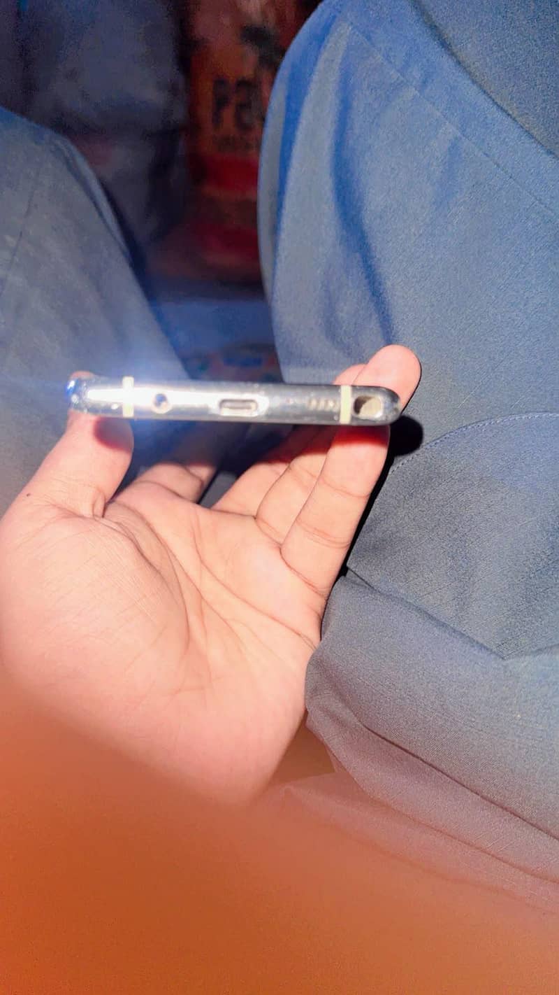 Samsung Mobile Note 8 5