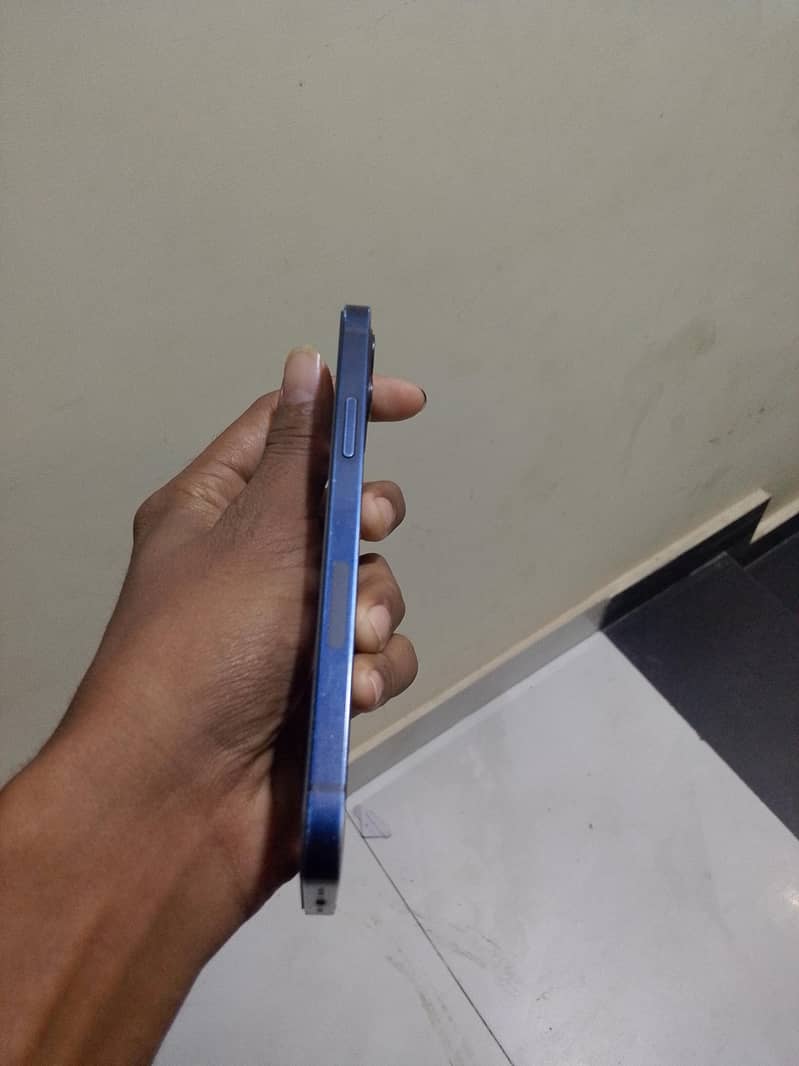 Apple iPhone 12 0