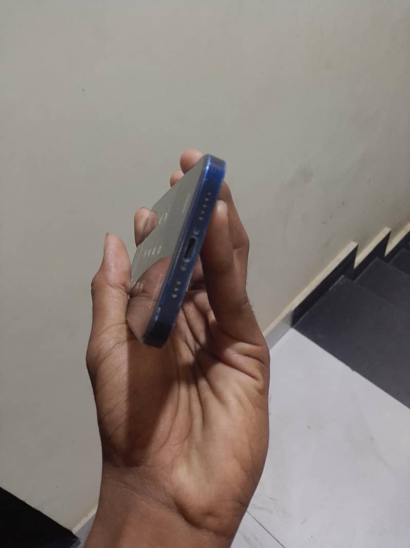 Apple iPhone 12 1