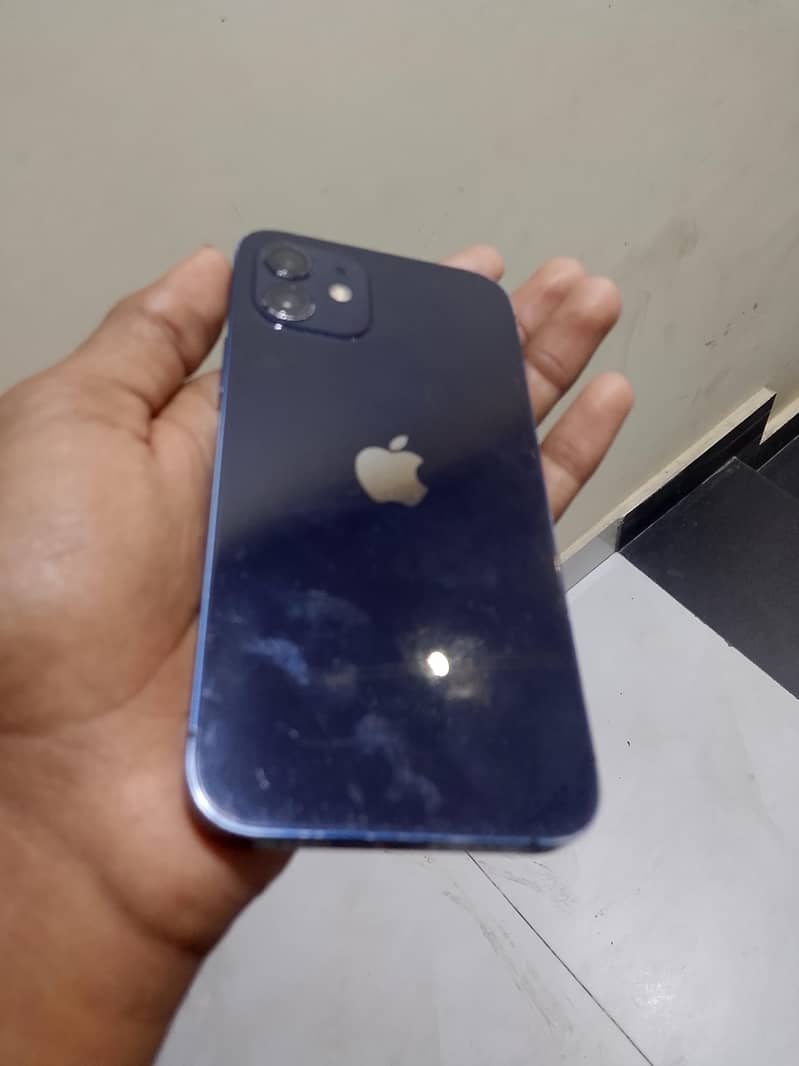 Apple iPhone 12 3