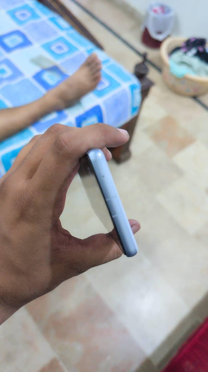 Google Pixel 7a 10/10 condition 6