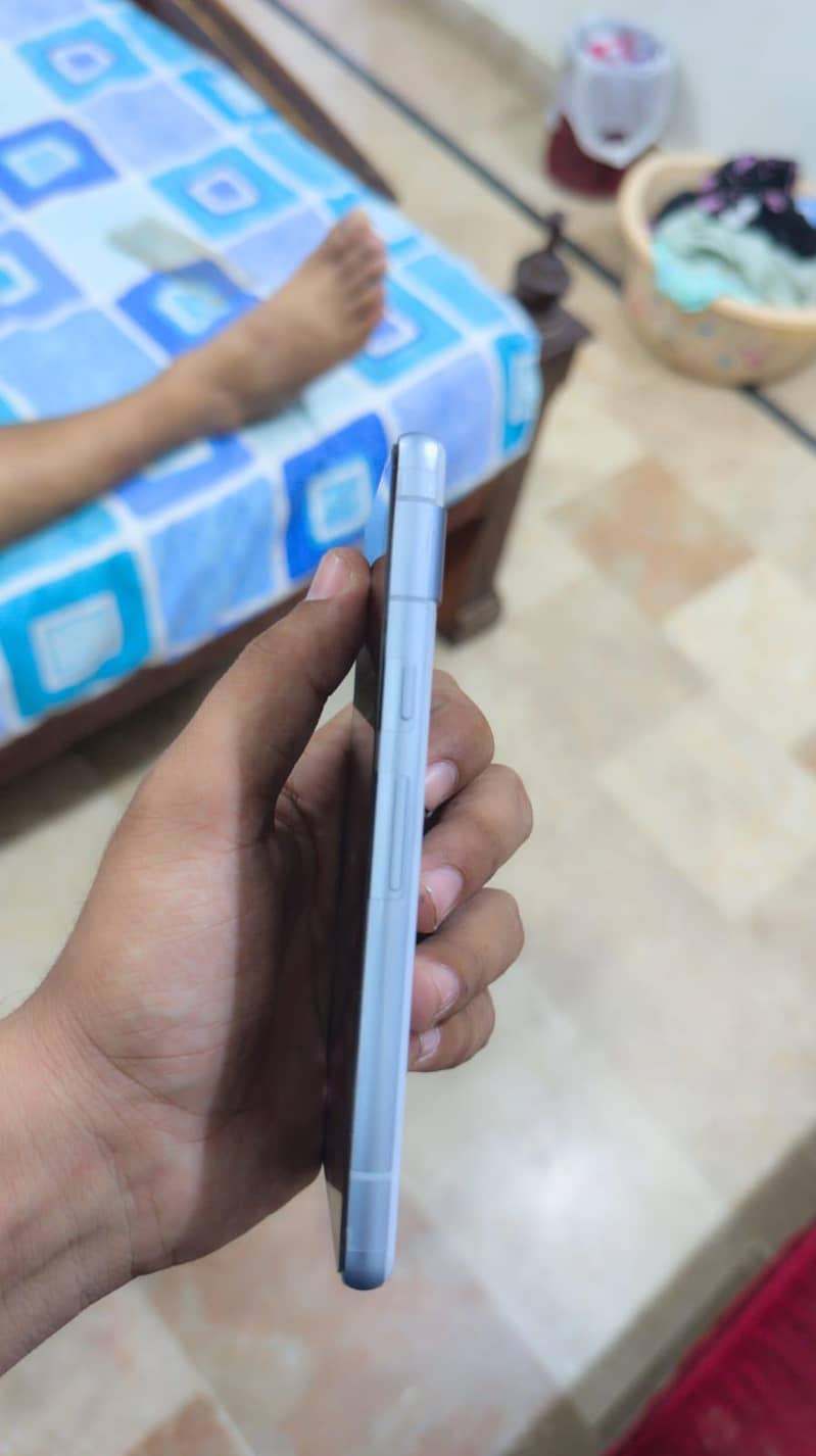 Google Pixel 7a 10/10 condition 7