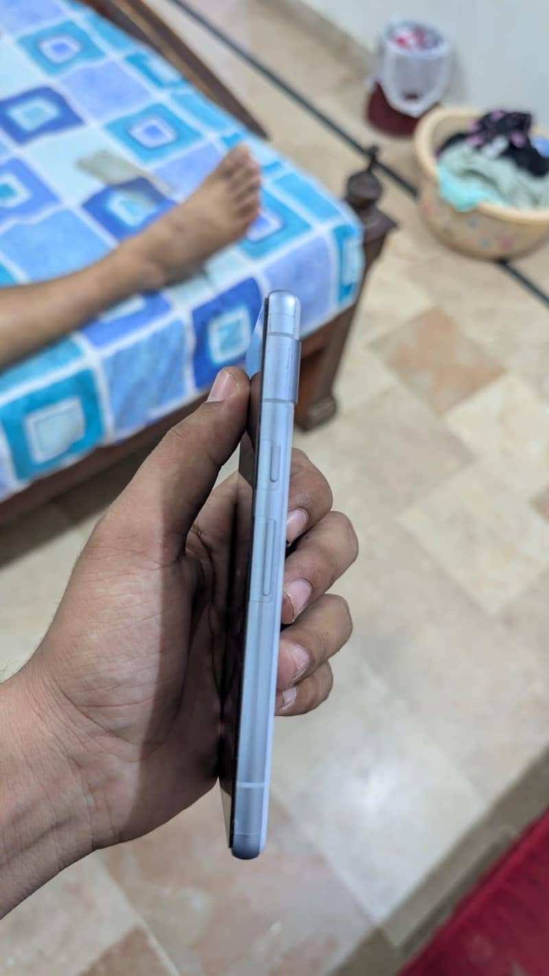 Google Pixel 7a 10/10 condition 9