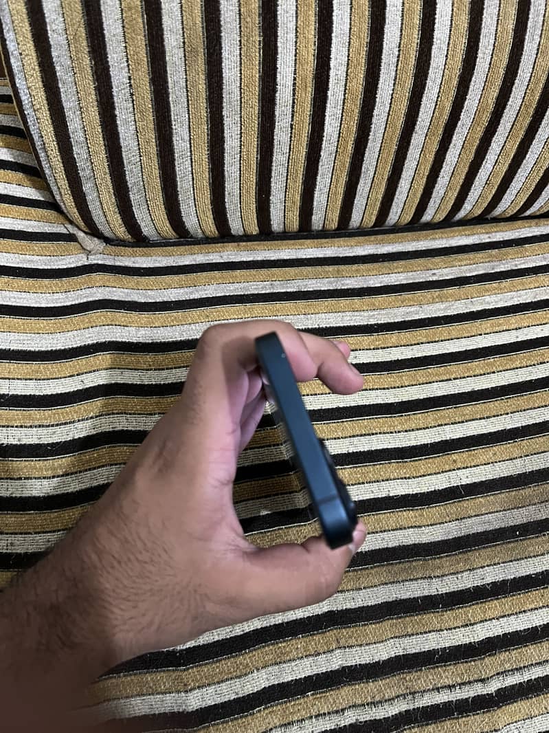 Apple iPhone 14 2