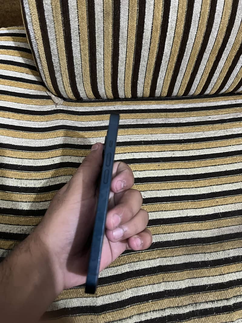 Apple iPhone 14 3