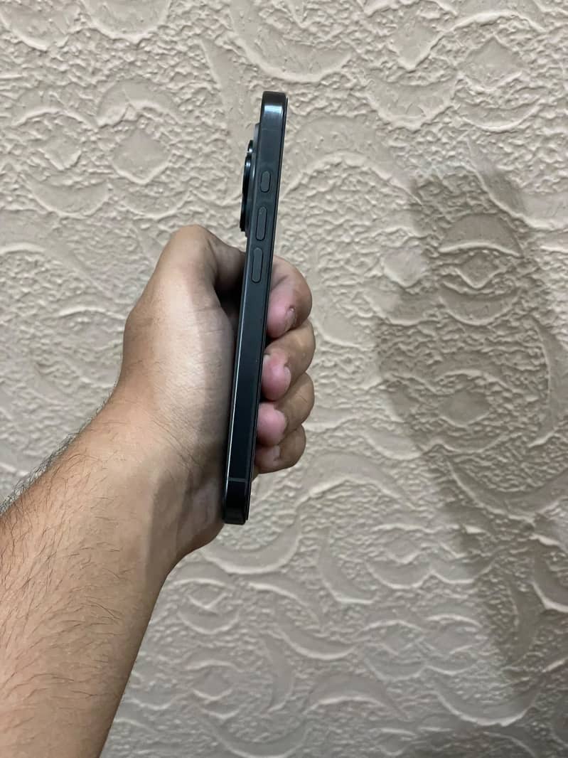 Apple iPhone 16 Pro 6