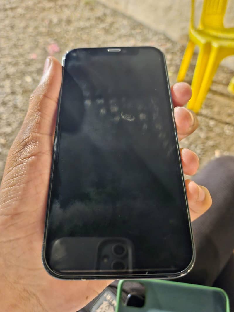 Apple iPhone 12 7