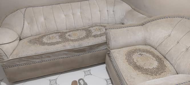 Comfortable 5 Seater Sofa Set for Sale in Gulistan-e-Johar