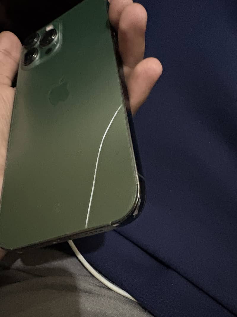 Apple iPhone 13 Pro Max 4