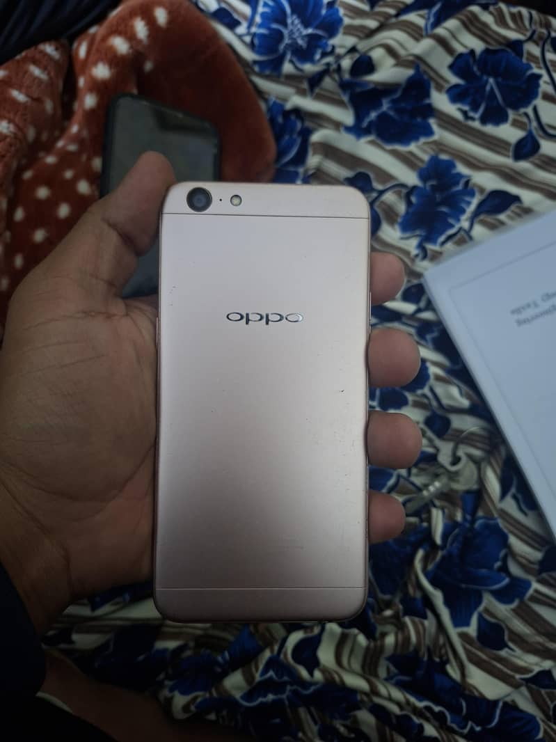 OPPO A57 0