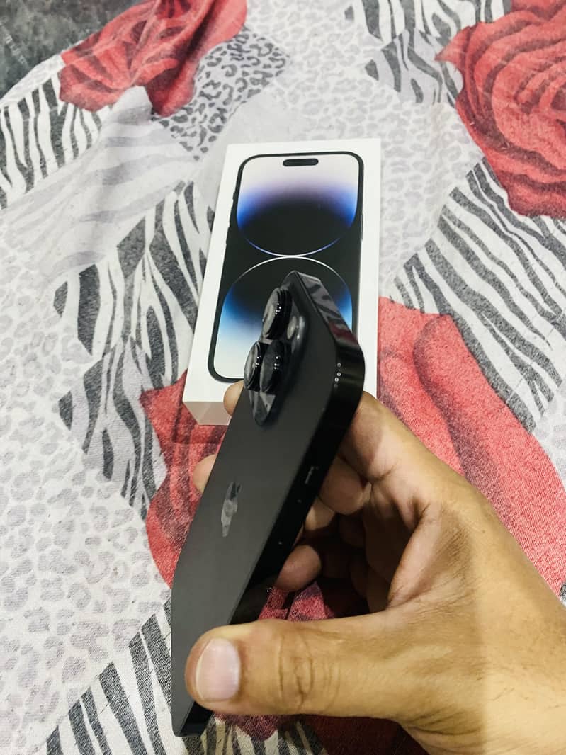 Apple iPhone 14 Pro 0