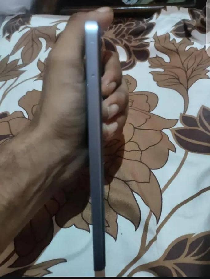 Realme Note 60 4
