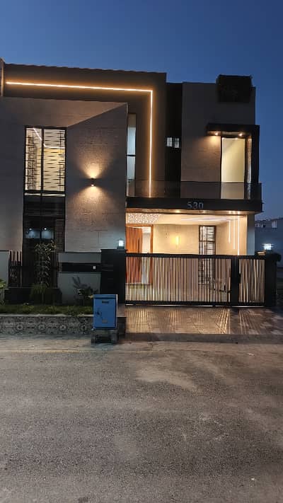 _ DOUBLE HEIGHTED HOUSE FOR SALE IN FAISAL TOWN BLOCK B _