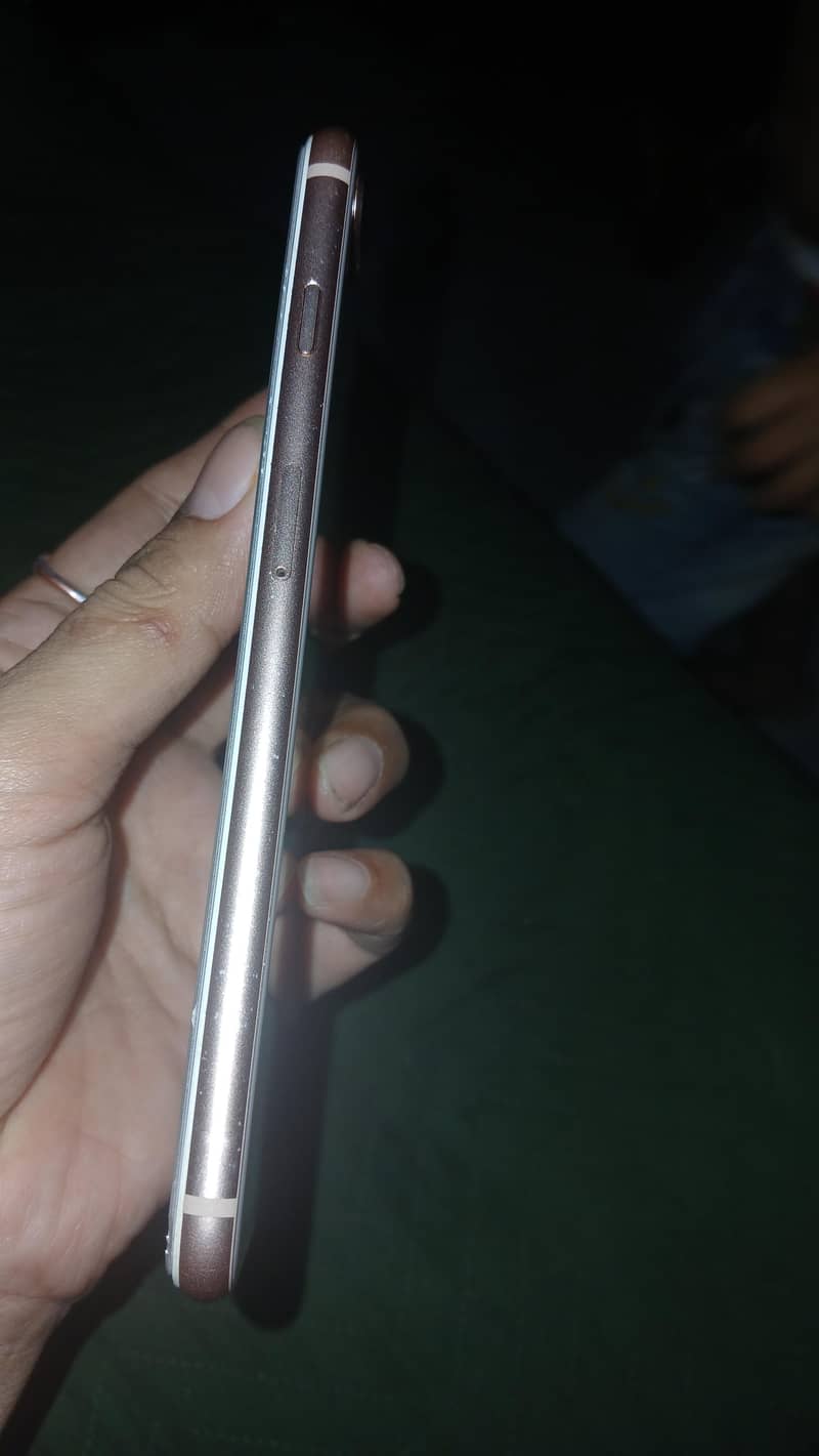 Apple iPhone 8 Plus 1