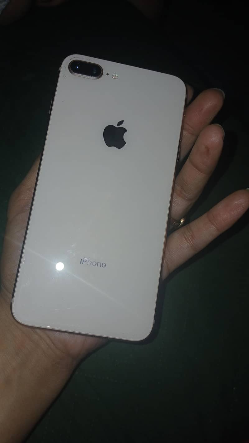 Apple iPhone 8 Plus 2