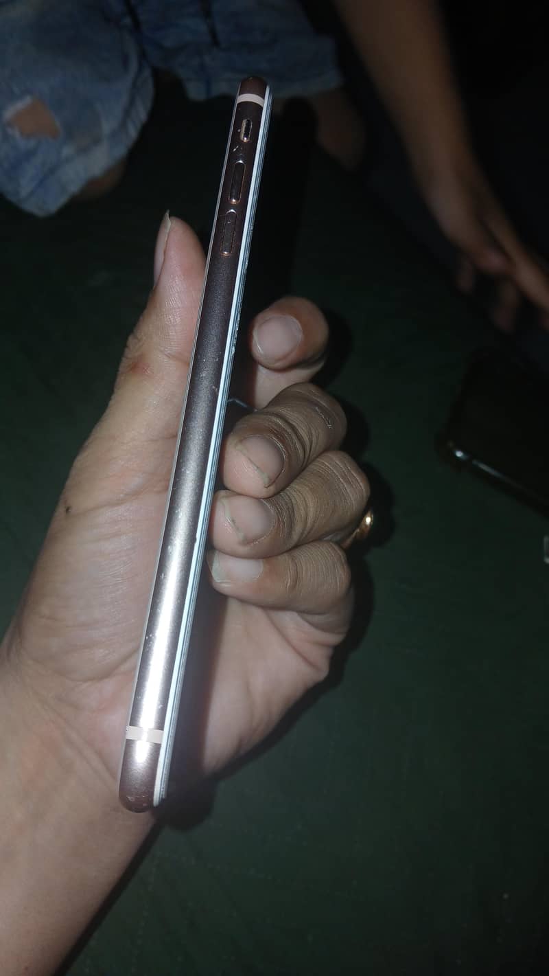 Apple iPhone 8 Plus 3