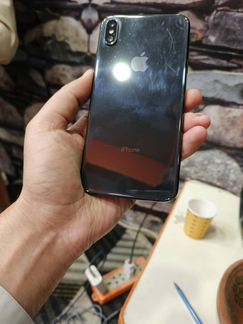 Apple iPhone XS Max 0