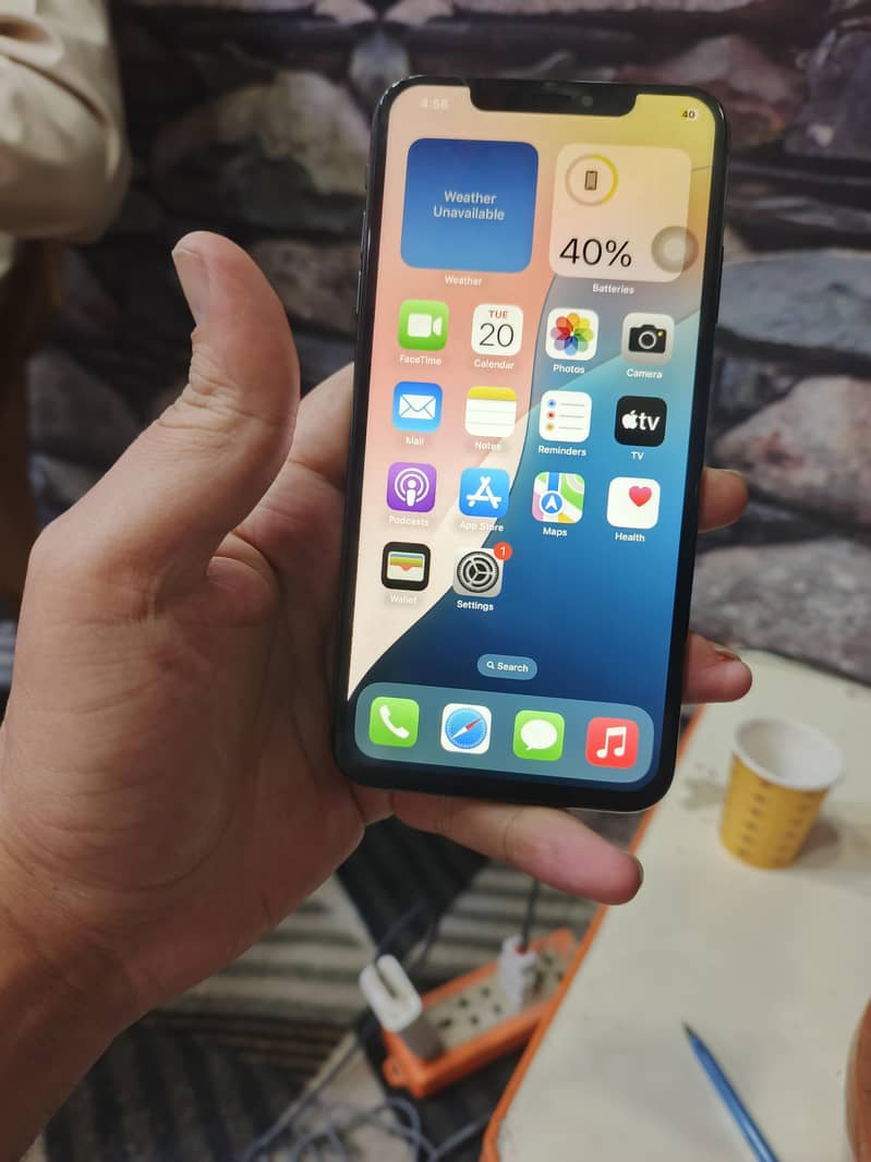 Apple iPhone XS Max 2