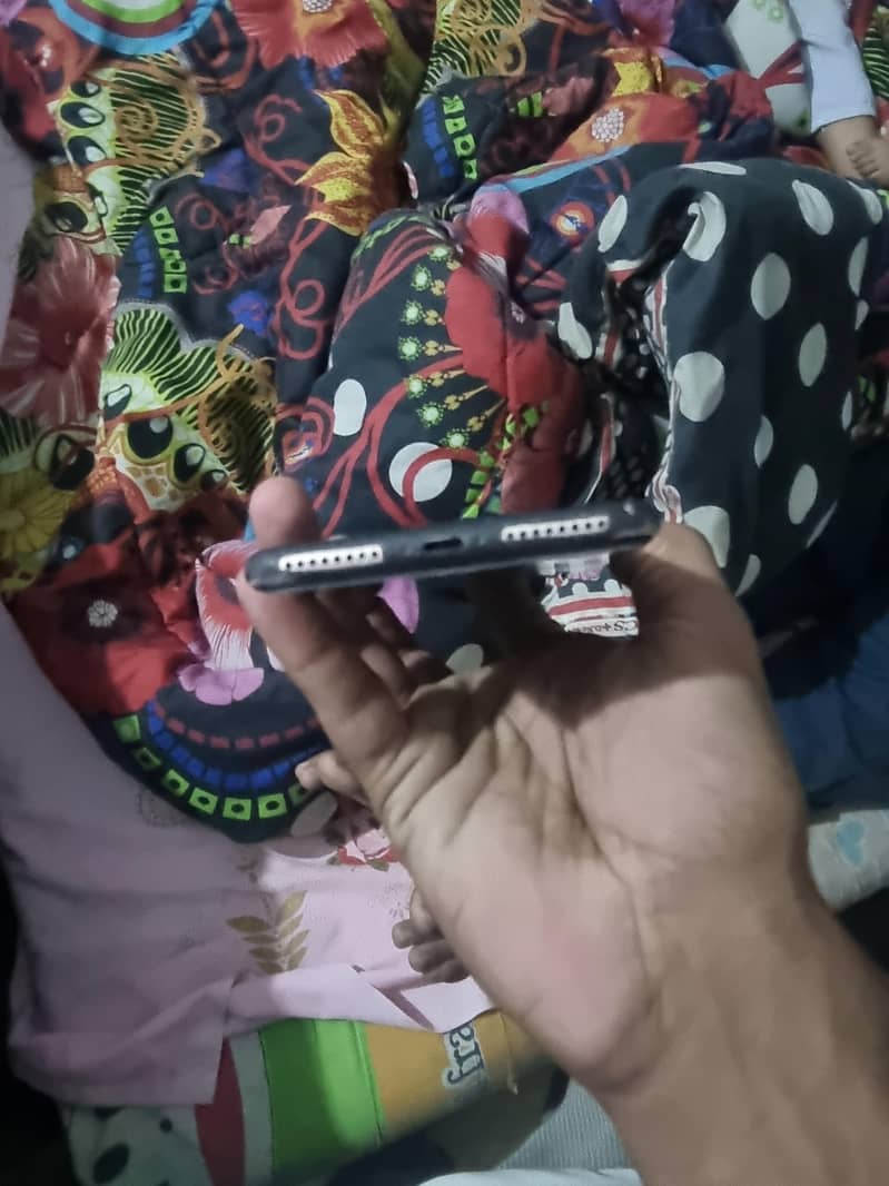 Apple iPhone 8 Plus 1