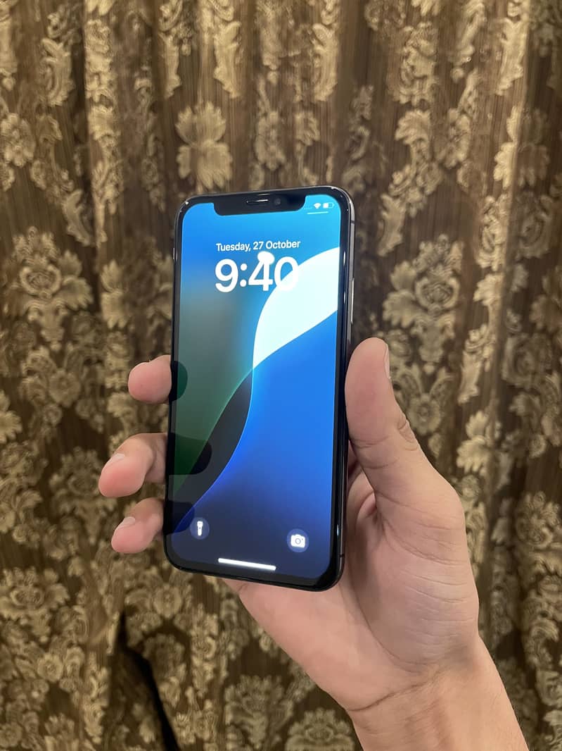 Apple iPhone XS 0