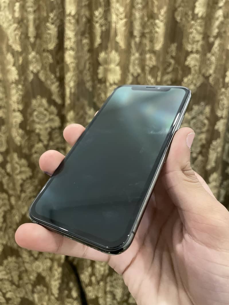 Apple iPhone XS 10