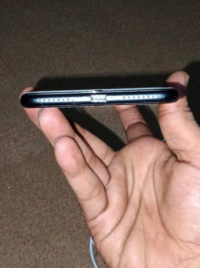 Apple iPhone 7 Plus 2