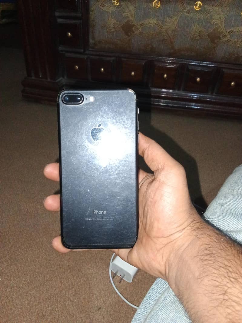 Apple iPhone 7 Plus 3