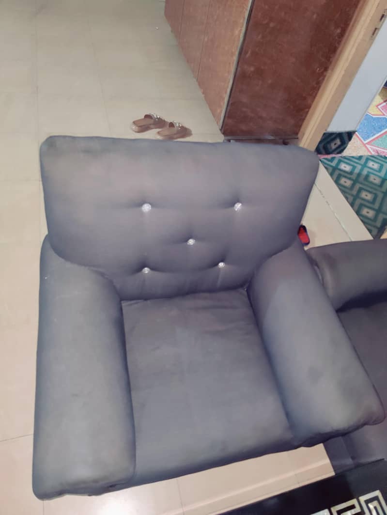 Sofa set 2 single 1 triple 2