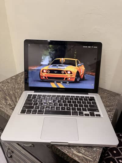 Mackbook Pro, 2012, Ram 8GB with , 10/9 condition, silver colour