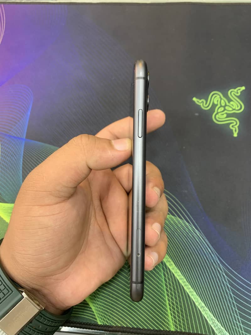 Apple iPhone 11 2